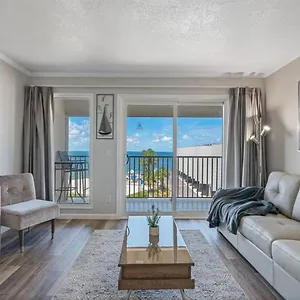  Apartment Stunning Bay Views From Your Private Balcony