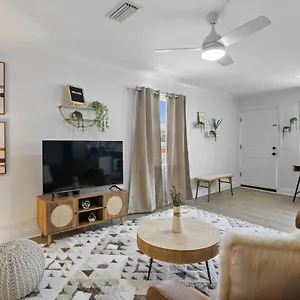  Apartment Boho Inspired In The Heart Of Bay!