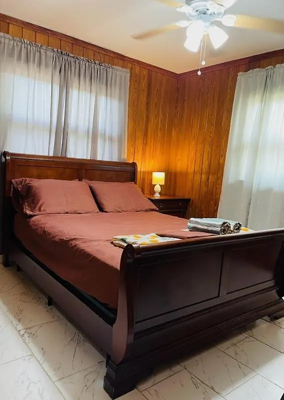Homestay Terrace Guest House Tampa