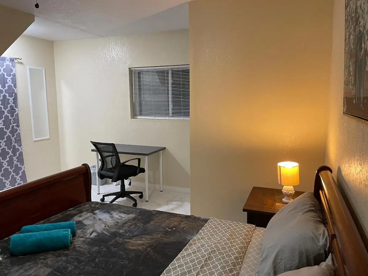 Homestay Terrace Guest House Tampa
